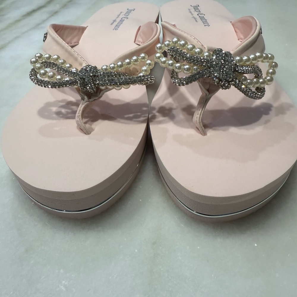 Juicy Couture Glamorous Pink Platform Sandals with Embellished Strap